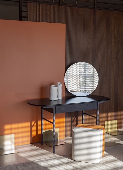 Vanity Desk Delorean